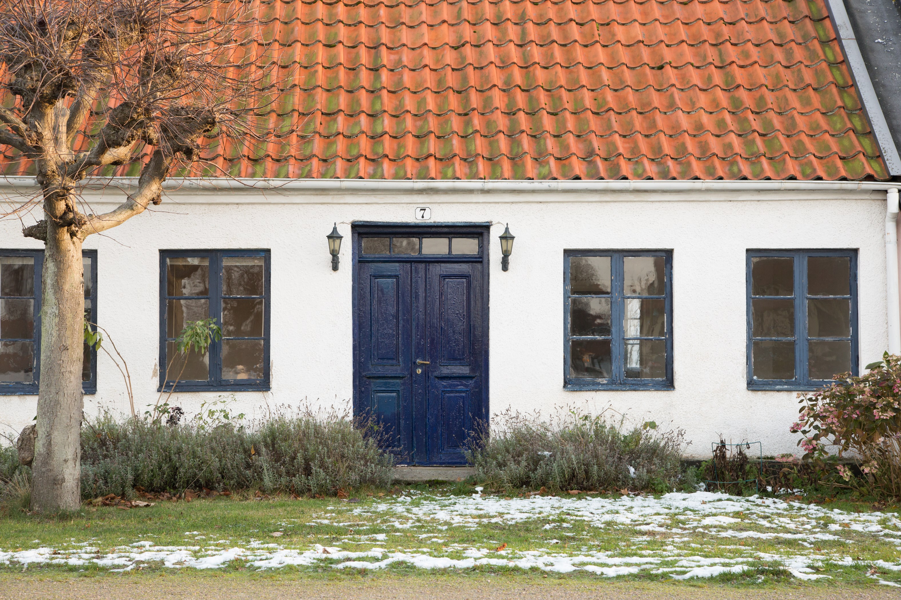 Lantligt hus framifrån(JPG)
